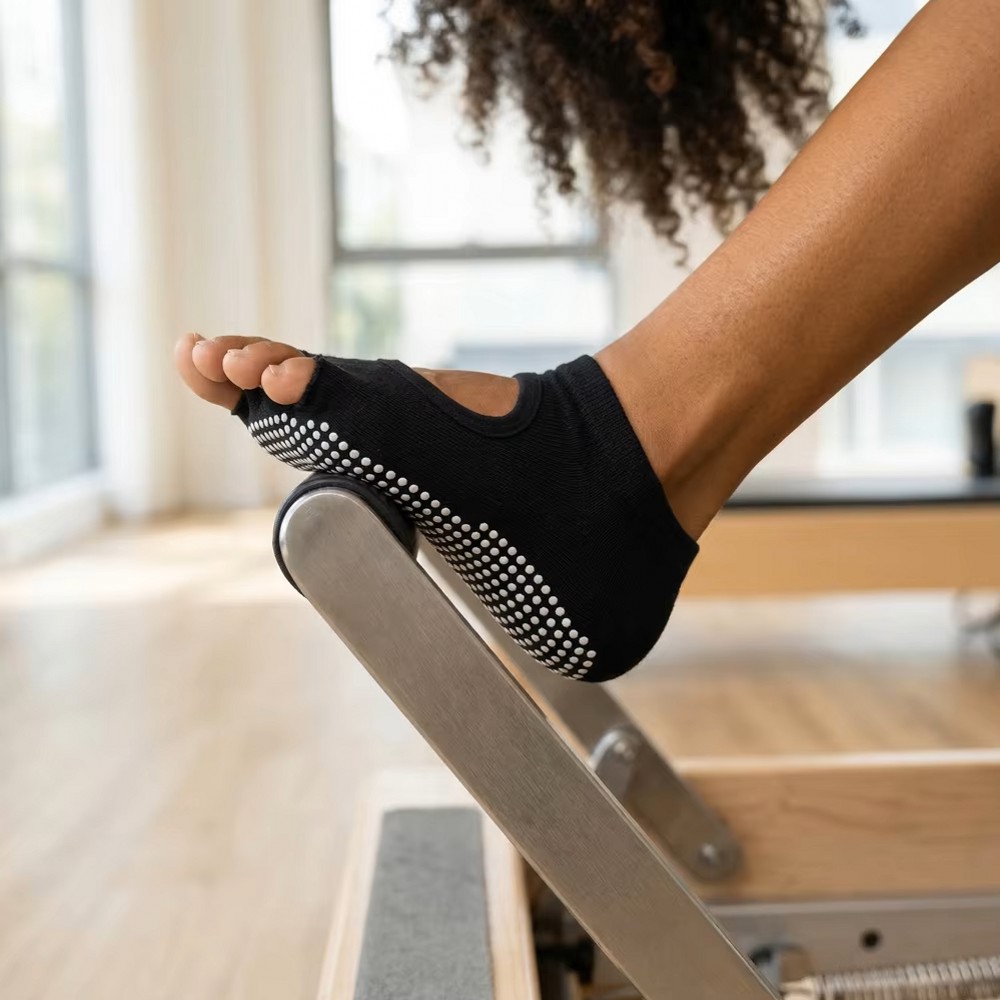 Sırtı Açık Beş Parmaklı Yoga Ç - Yoga And Fitness Studio incelemesi ve fiyatı
